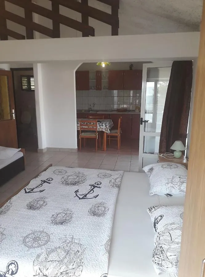 Apartments Vrsa Seline