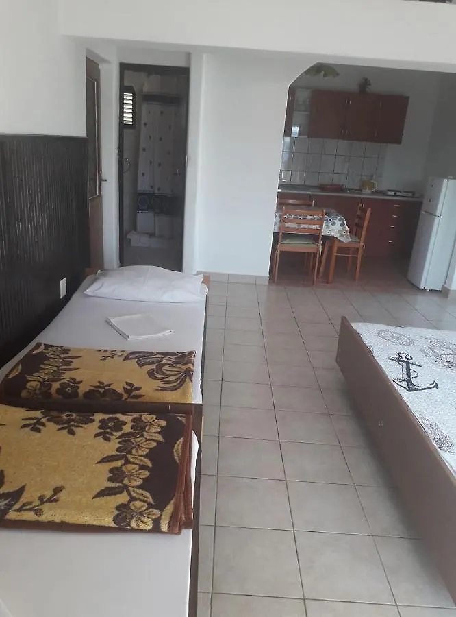 Apartments Vrsa Seline