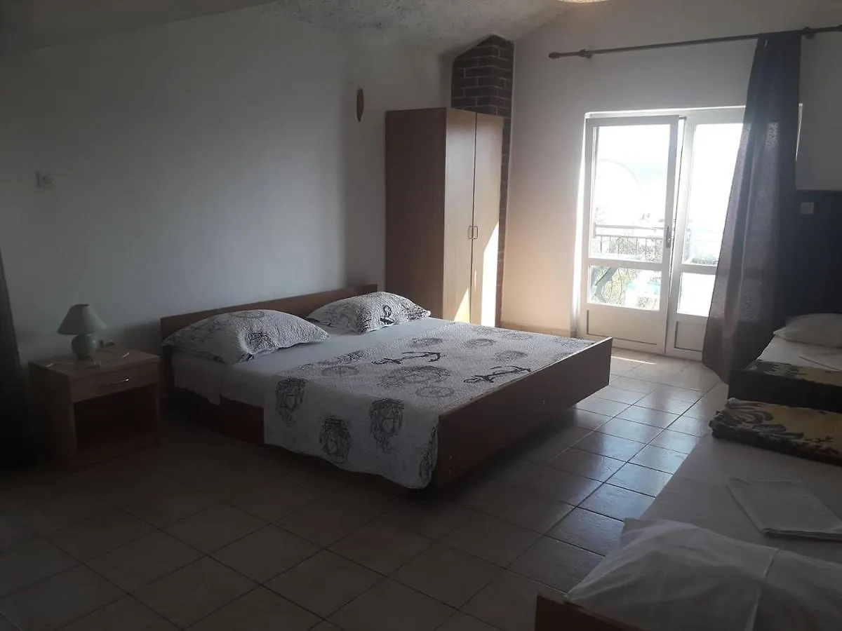 Apartments Vrsa Seline