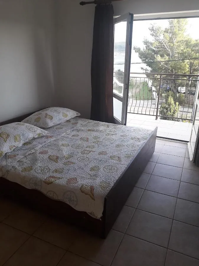 Apartments Vrsa Seline