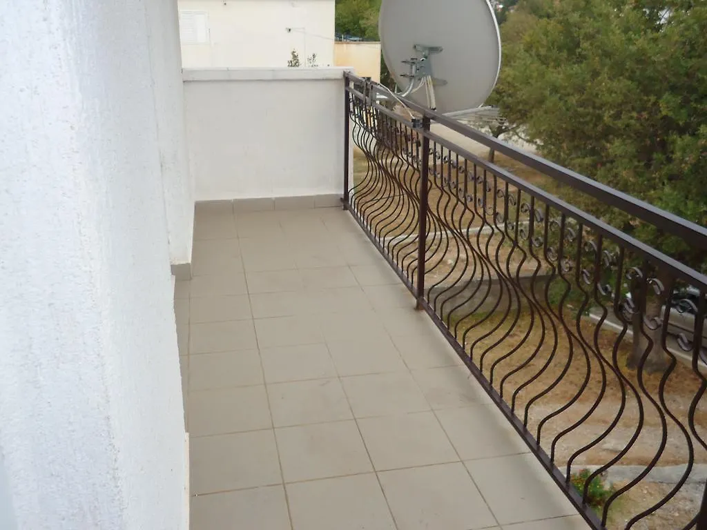 Apartments Vrsa Seline Kroatien