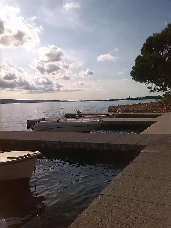 Apartments Vrsa Seline