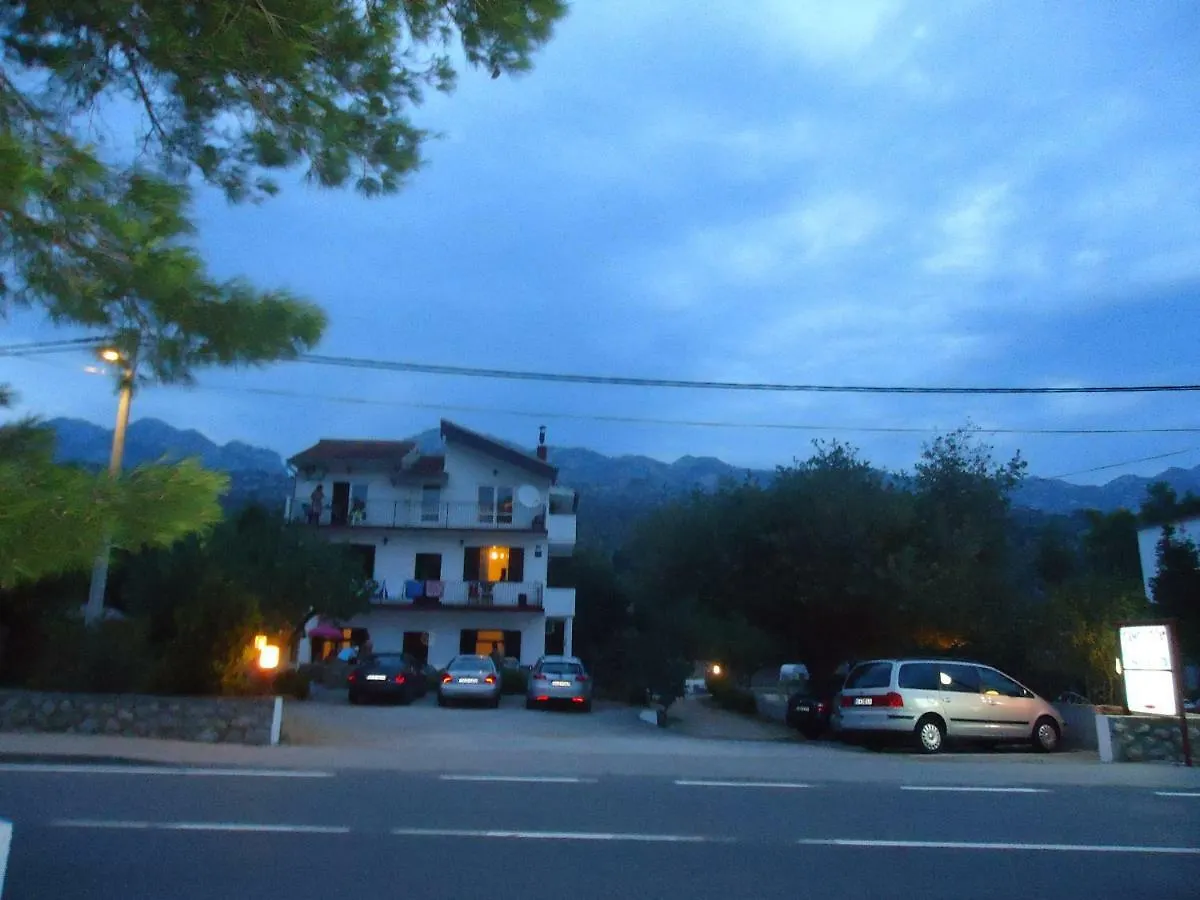 Apartments Vrsa Seline