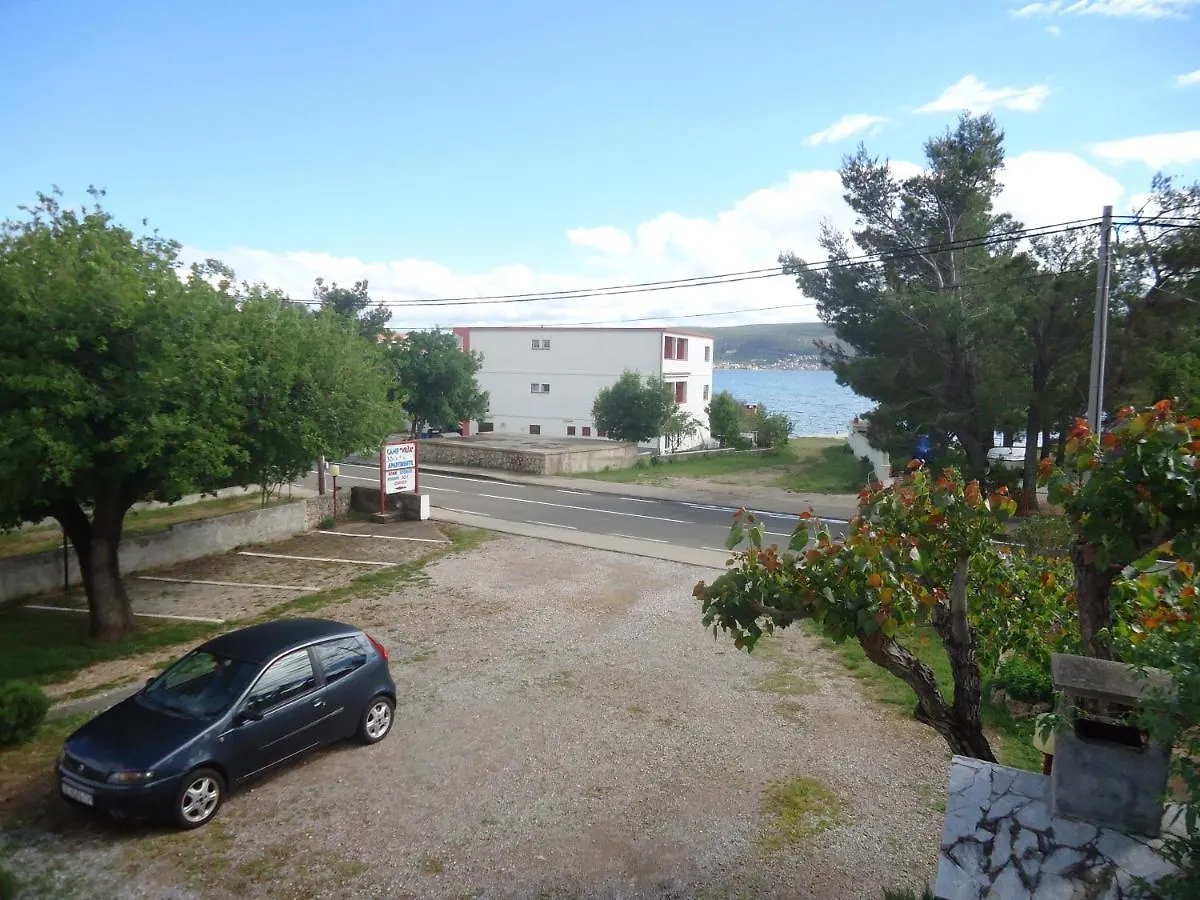 Apartments Vrsa Seline Kroatien